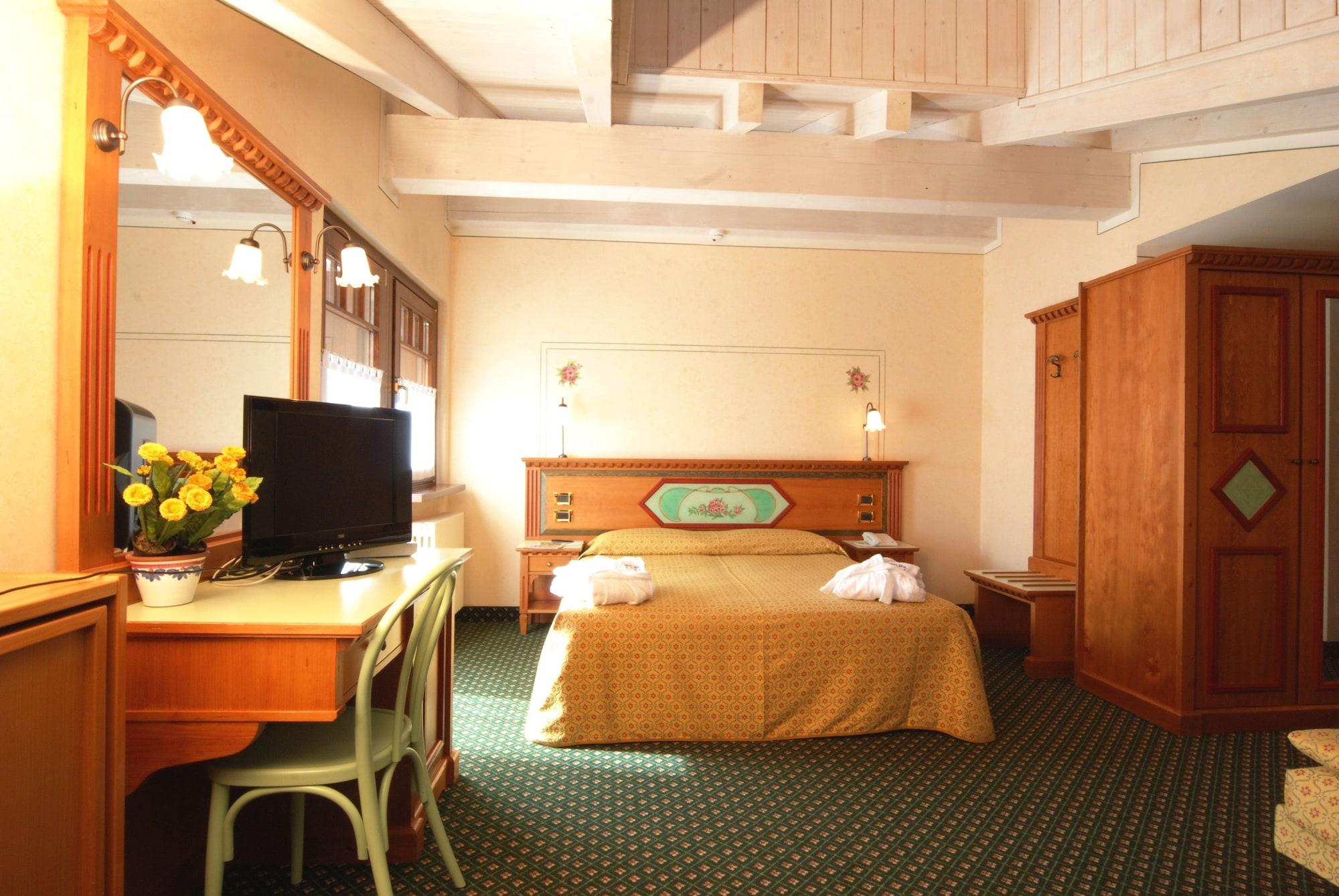 Ideal Hotel 4*