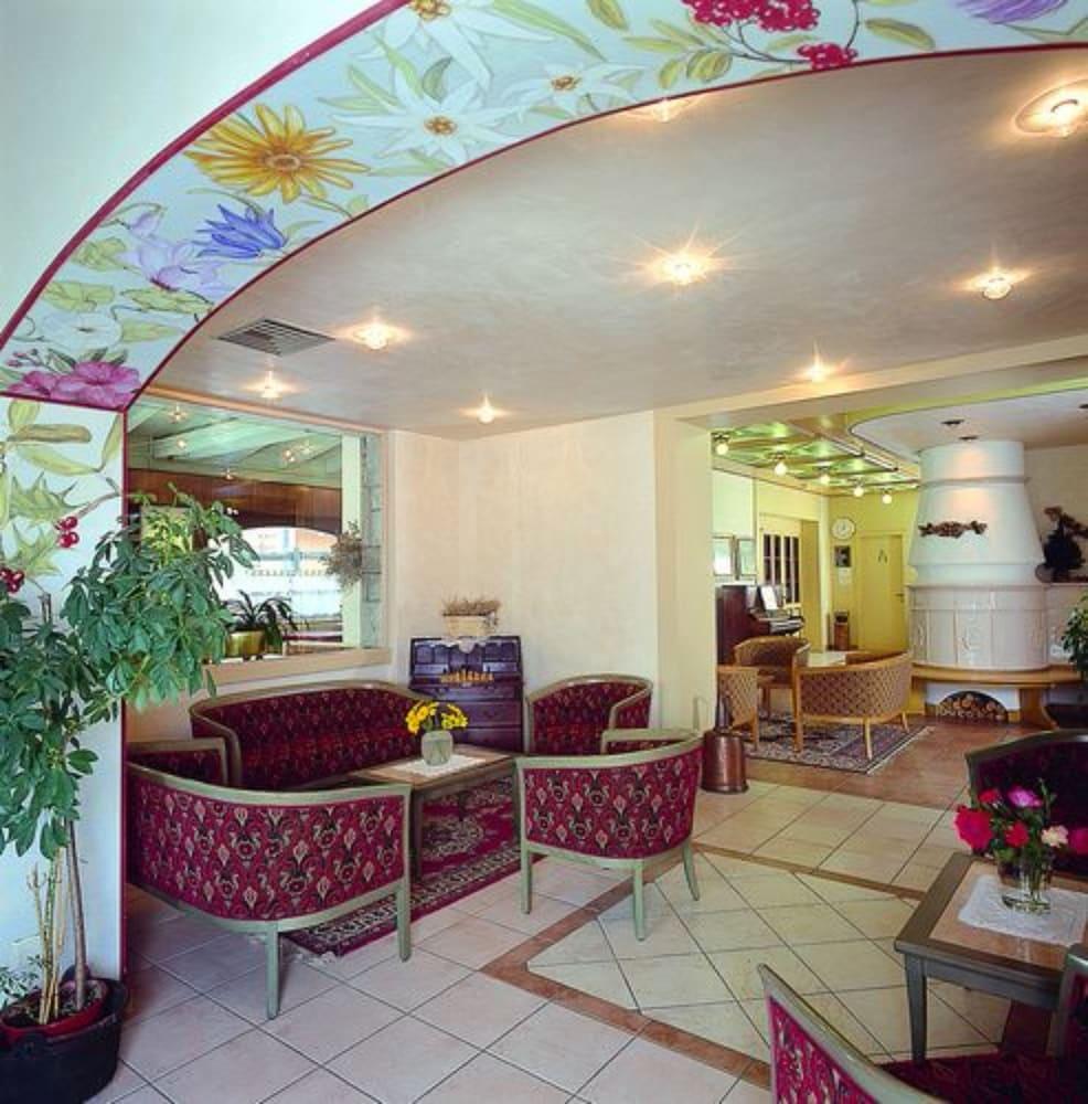 Ideal Hotel Madonna