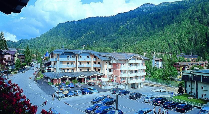 Hotel Ideal 4*