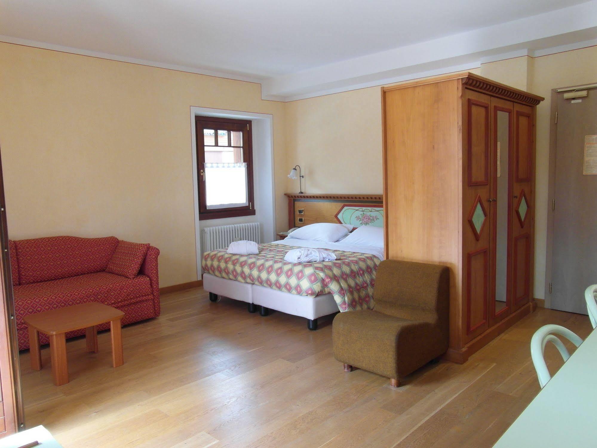 Ideal Hotel 4*